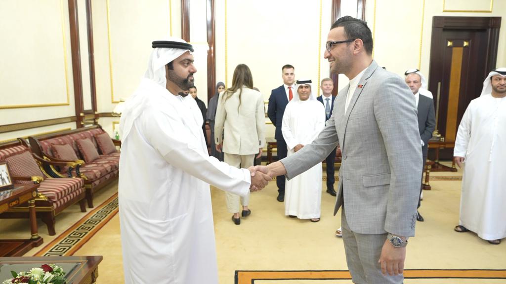 His Highness Sheikh Mohammed bin Hamad Al Sharqi receives the organizing committee of the Women